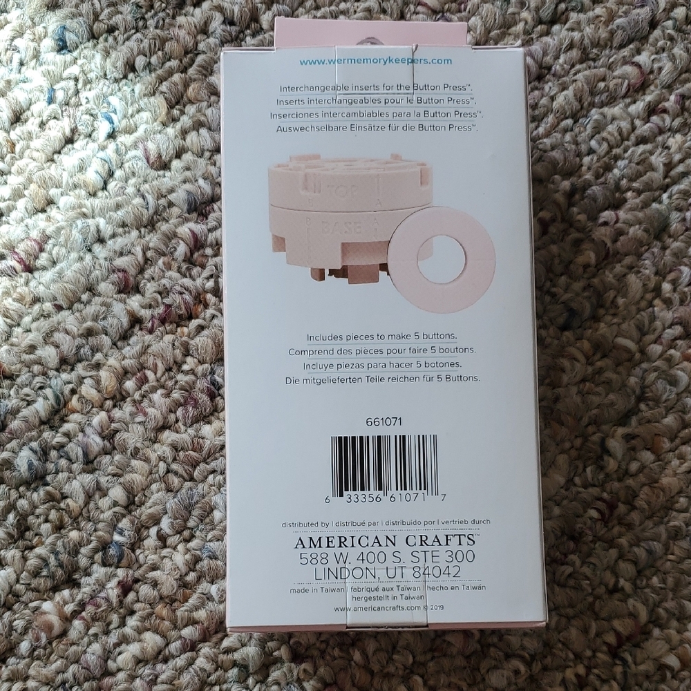 We R Memory Keepers Button Press Inserts - Small - Picture 2 of 2